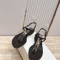 SAINT LAURENT 圣罗兰2026/vs春夏新品时装单鞋系列!【圆头夹趾平底凉鞋】 这双高跟凉 SAINT LAURENT 圣罗兰2026/vs春夏新品时装单鞋系列!【圆头夹趾平底凉鞋】 这双高跟凉