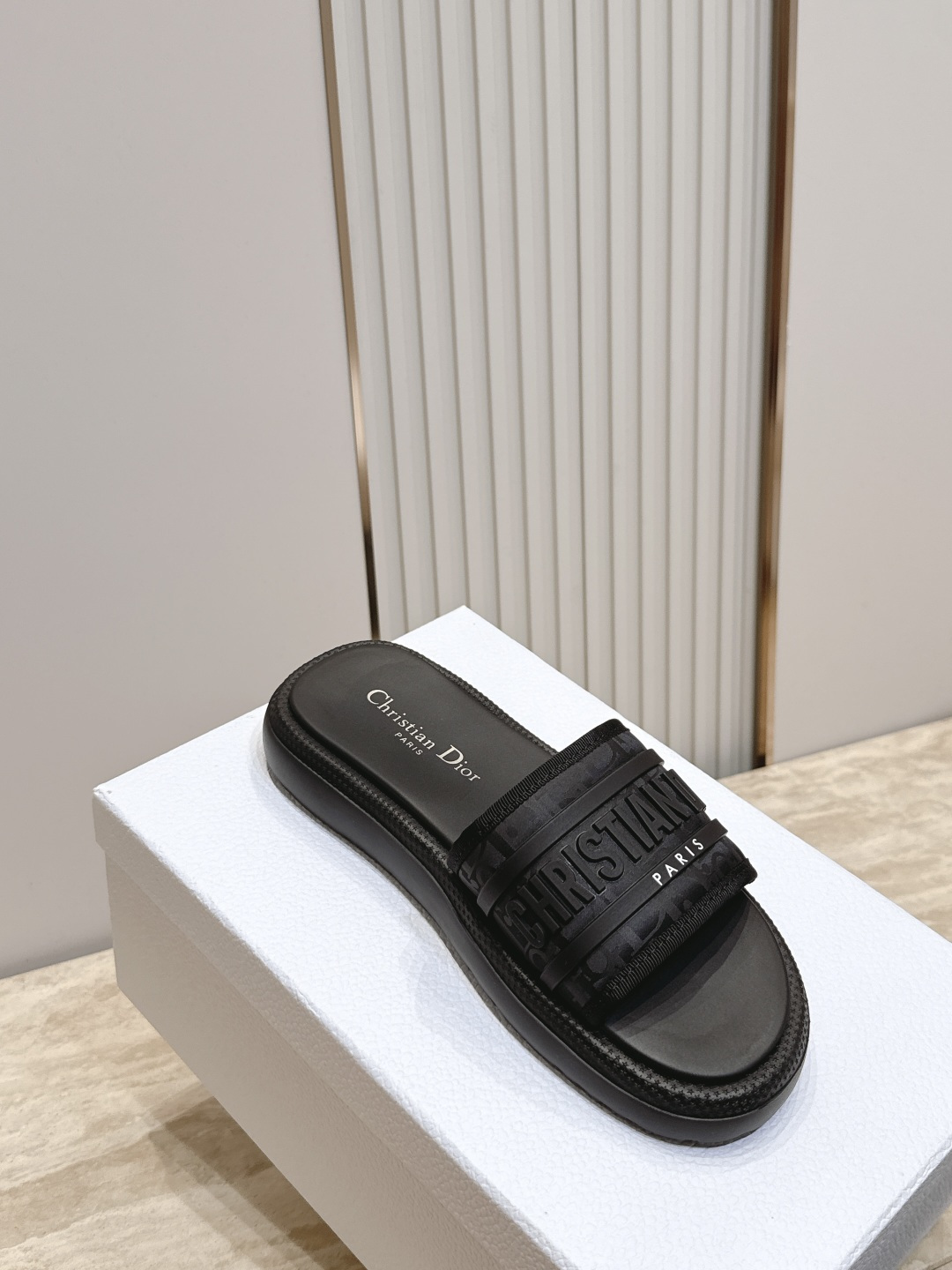 +新色！ Dior 迪奥 26春夏新款 IVIETA DWAY 一字拖CD字母logo立体刺绣厚底圆头露