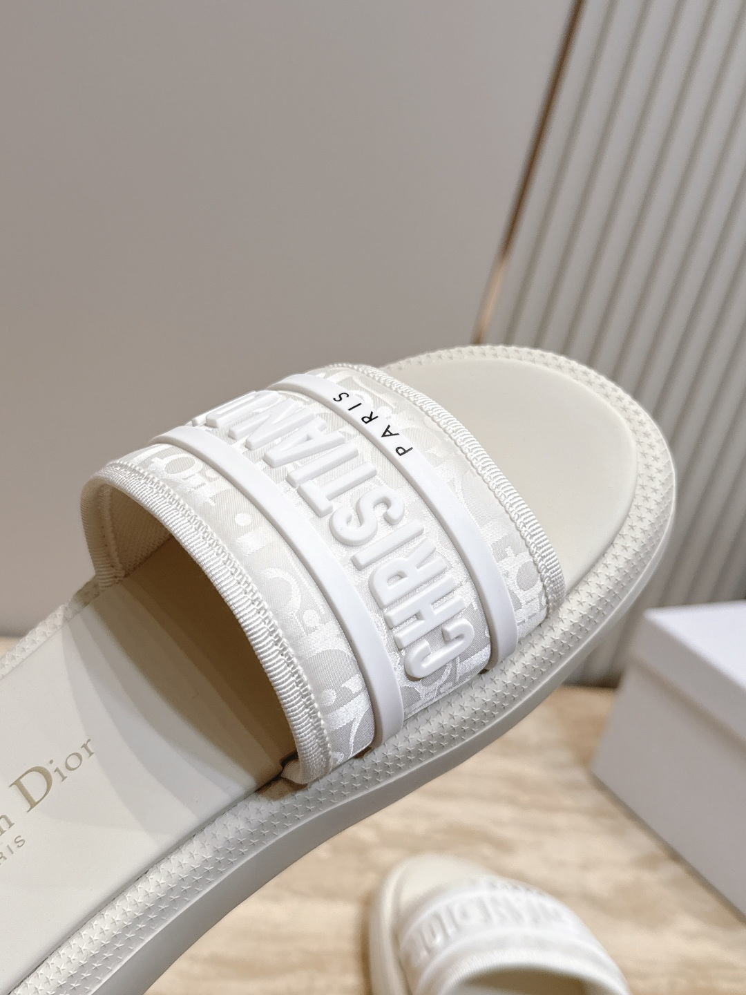 +新色！ Dior 迪奥 26春夏新款 IVIETA DWAY 一字拖CD字母logo立体刺绣厚底圆头露