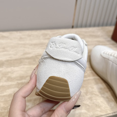 LoroPiana lp🌾26早秋新款情侣款休闲鞋德训鞋lp🌾一直是以好穿舒适为主的设计风格 这几年老钱 LoroPiana lp🌾26早秋新款情侣款休闲鞋德训鞋lp🌾一直是以好穿舒适为主的设计风格 这几年老钱