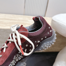 钻面 Miu Miu26ss夏季新款水钻亮片德训运动鞋自带精致甜奢复古氛围感的水钻亮片德训休闲鞋,侧边 钻面 Miu Miu26ss夏季新款水钻亮片德训运动鞋自带精致甜奢复古氛围感的水钻亮片德训休闲鞋,侧边