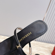 Ferragamo 菲拉格慕 26 小猫跟凉拖 原版私家开模跟型 带有 F logo 字样时尚的品牌LOGO持加,具有超 Ferragamo 菲拉格慕 26 小猫跟凉拖 原版私家开模跟型 带有 F logo 字样时尚的品牌LOGO持加,具有超