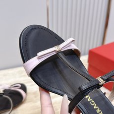 Ferragamo 菲拉格慕 26 小猫跟凉拖 原版私家开模跟型 带有 F logo 字样时尚的品牌LOGO持加,具有超 Ferragamo 菲拉格慕 26 小猫跟凉拖 原版私家开模跟型 带有 F logo 字样时尚的品牌LOGO持加,具有超