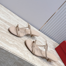Ferragamo 菲拉格慕 26 小猫跟凉拖 原版私家开模跟型 带有 F logo 字样时尚的品牌LOGO持加,具有超 Ferragamo 菲拉格慕 26 小猫跟凉拖 原版私家开模跟型 带有 F logo 字样时尚的品牌LOGO持加,具有超