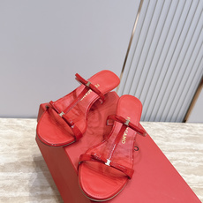 Ferragamo 菲拉格慕 26 小猫跟凉拖 原版私家开模跟型 带有 F logo 字样时尚的品牌LOGO持加,具有超 Ferragamo 菲拉格慕 26 小猫跟凉拖 原版私家开模跟型 带有 F logo 字样时尚的品牌LOGO持加,具有超