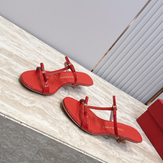 Ferragamo 菲拉格慕 26 小猫跟凉拖 原版私家开模跟型 带有 F logo 字样时尚的品牌LOGO持加,具有超 Ferragamo 菲拉格慕 26 小猫跟凉拖 原版私家开模跟型 带有 F logo 字样时尚的品牌LOGO持加,具有超