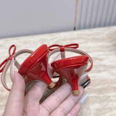 Ferragamo 菲拉格慕 26 小猫跟凉拖 原版私家开模跟型 带有 F logo 字样时尚的品牌LOGO持加,具有超 Ferragamo 菲拉格慕 26 小猫跟凉拖 原版私家开模跟型 带有 F logo 字样时尚的品牌LOGO持加,具有超