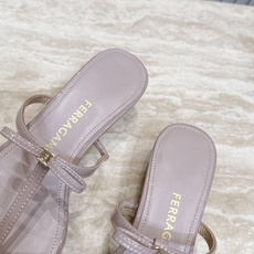Ferragamo 菲拉格慕 26 小猫跟凉拖 原版私家开模跟型 带有 F logo 字样时尚的品牌LOGO持加,具有超 Ferragamo 菲拉格慕 26 小猫跟凉拖 原版私家开模跟型 带有 F logo 字样时尚的品牌LOGO持加,具有超