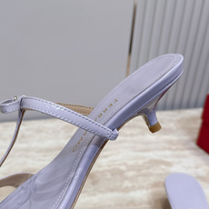 Ferragamo 菲拉格慕 26 小猫跟凉拖 原版私家开模跟型 带有 F logo 字样时尚的品牌LOGO持加,具有超 Ferragamo 菲拉格慕 26 小猫跟凉拖 原版私家开模跟型 带有 F logo 字样时尚的品牌LOGO持加,具有超