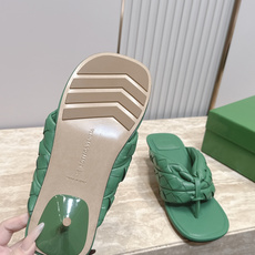 BV Cherry Flat Mule 舒适百搭 拖鞋 高跟 设计 舒适小羊皮 编织打结🪢凉拖鞋 中底车线工艺 舒适Q BV Cherry Flat Mule 舒适百搭 拖鞋 高跟 设计 舒适小羊皮 编织打结🪢凉拖鞋 中底车线工艺 舒适Q