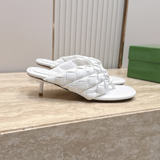 BV Cherry Flat Mule 舒适百搭 拖鞋 高跟 设计 舒适小羊皮 编织打结🪢凉拖鞋 中底车线工艺 舒适Q BV Cherry Flat Mule 舒适百搭 拖鞋 高跟 设计 舒适小羊皮 编织打结🪢凉拖鞋 中底车线工艺 舒适Q