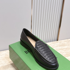 BV 新款女士编织小皮鞋 舒适百搭 平底设计 小牛皮乐福鞋 这款经典款 简直bv最新天花板啦 复古百搭 面 BV 新款女士编织小皮鞋 舒适百搭 平底设计 小牛皮乐福鞋 这款经典款 简直bv最新天花板啦 复古百搭 面