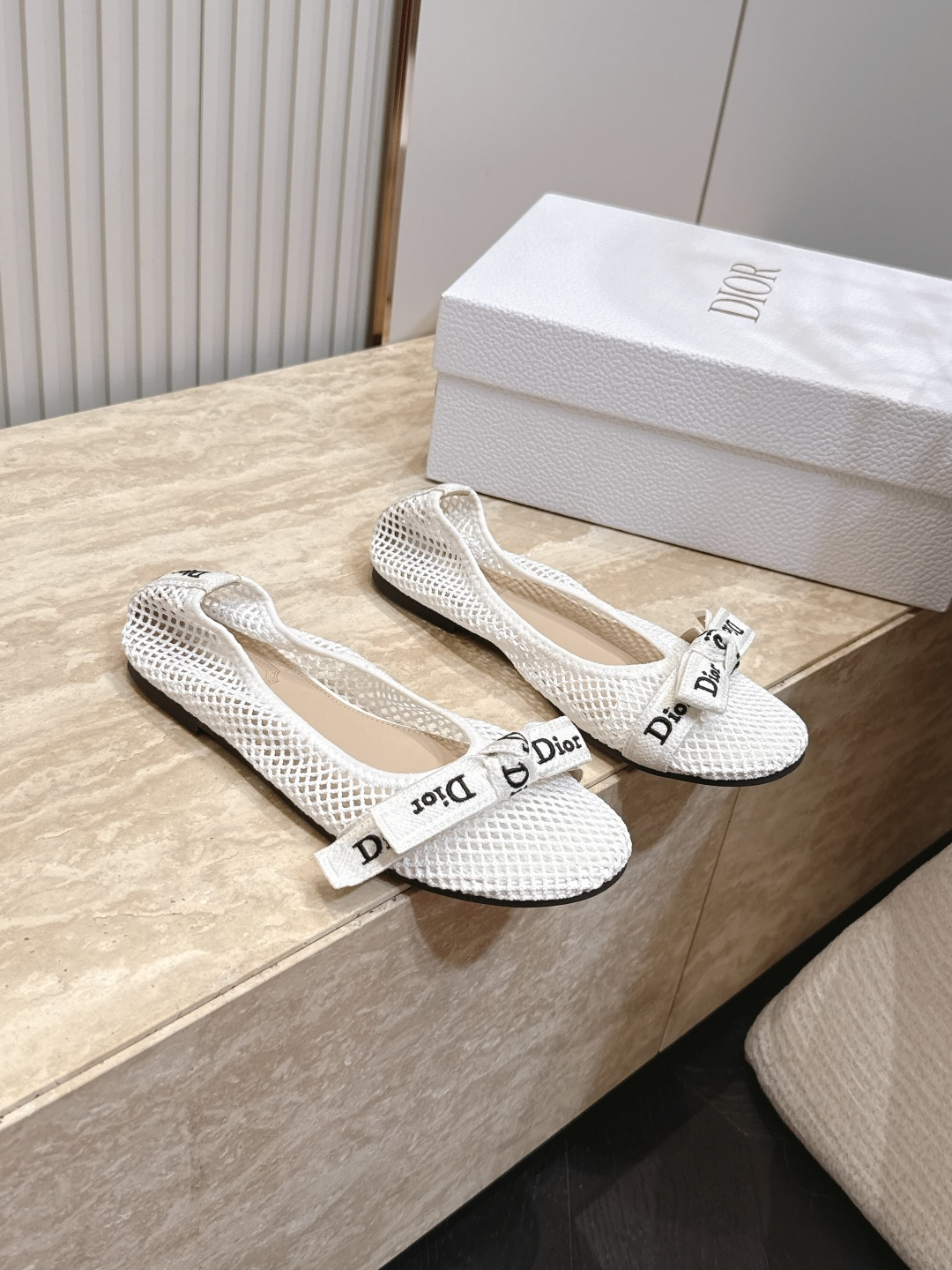 顶级品质：（配高档飞机盒✈️） 26ss春夏新款Dior 迪奥 J'Adior 饰带人字拖鞋 经典 CD字母刺绣织带蝴蝶