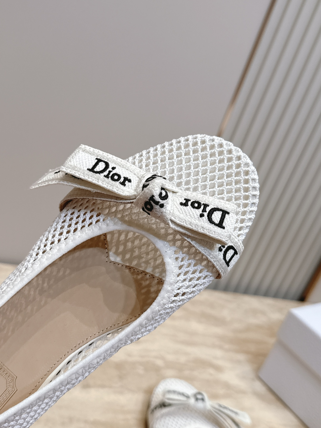 顶级品质:(配高档飞机盒✈️) 26ss春夏新款Dior 迪奥 J'Adior 饰带人字拖鞋 经典 CD字母刺绣织带蝴蝶 顶级品质:(配高档飞机盒✈️) 26ss春夏新款Dior 迪奥 J'Adior 饰带人字拖鞋 经典 CD字母刺绣织带蝴蝶