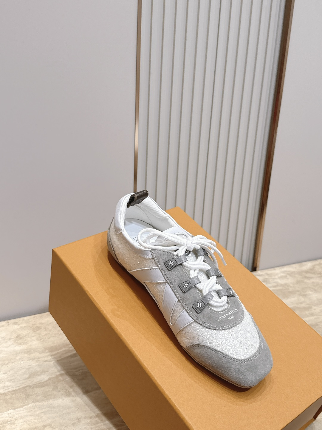 Louis Vuitton路易威登驴牌春夏Sneakerina系列 芭蕾运动鞋 德训鞋 平底鞋 原版三对购入开发完美复 Louis Vuitton路易威登驴牌春夏Sneakerina系列 芭蕾运动鞋 德训鞋 平底鞋 原版三对购入开发完美复