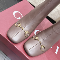 Gucci古驰2026vs早秋最新爆款靴子系列…… 【方圆头弹力短靴】 原单品质 🍃原汁原味的欧式风格,💥上脚非常完美💃 Gucci古驰2026vs早秋最新爆款靴子系列…… 【方圆头弹力短靴】 原单品质 🍃原汁原味的欧式风格,💥上脚非常完美💃