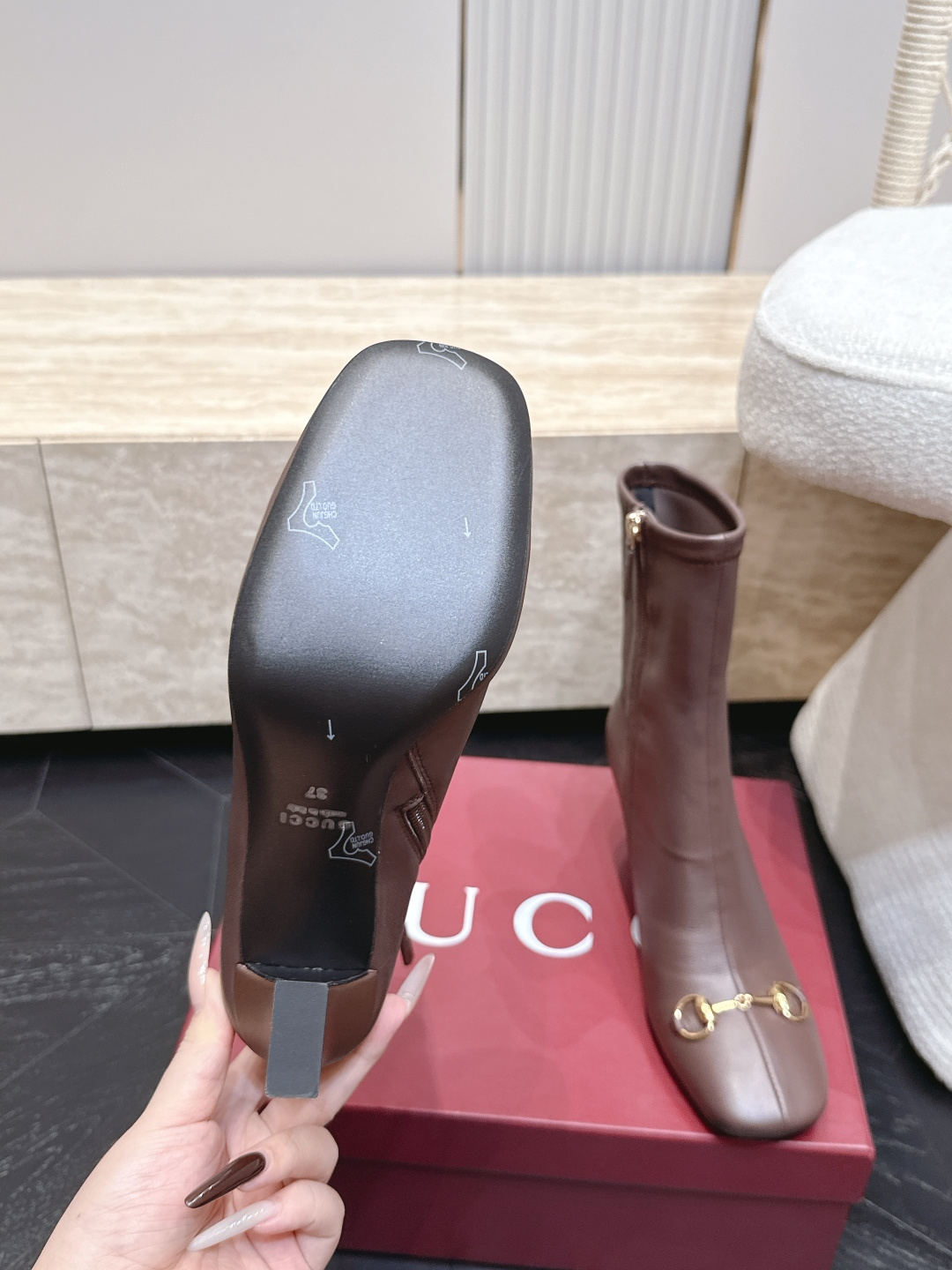Gucci古驰2026vs早秋最新爆款靴子系列…… 【方圆头弹力短靴】 原单品质 🍃原汁原味的欧式风格,💥上脚非常完美💃 Gucci古驰2026vs早秋最新爆款靴子系列…… 【方圆头弹力短靴】 原单品质 🍃原汁原味的欧式风格,💥上脚非常完美💃