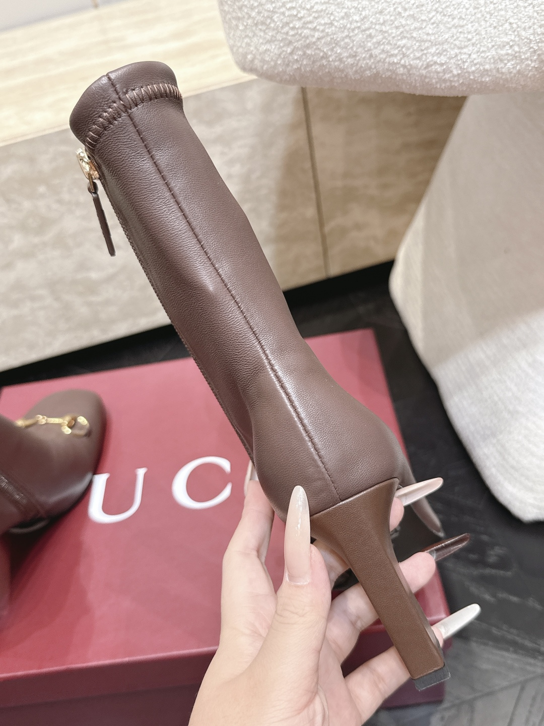 Gucci古驰2026vs早秋最新爆款靴子系列…… 【方圆头弹力短靴】 原单品质 🍃原汁原味的欧式风格,💥上脚非常完美💃 Gucci古驰2026vs早秋最新爆款靴子系列…… 【方圆头弹力短靴】 原单品质 🍃原汁原味的欧式风格,💥上脚非常完美💃
