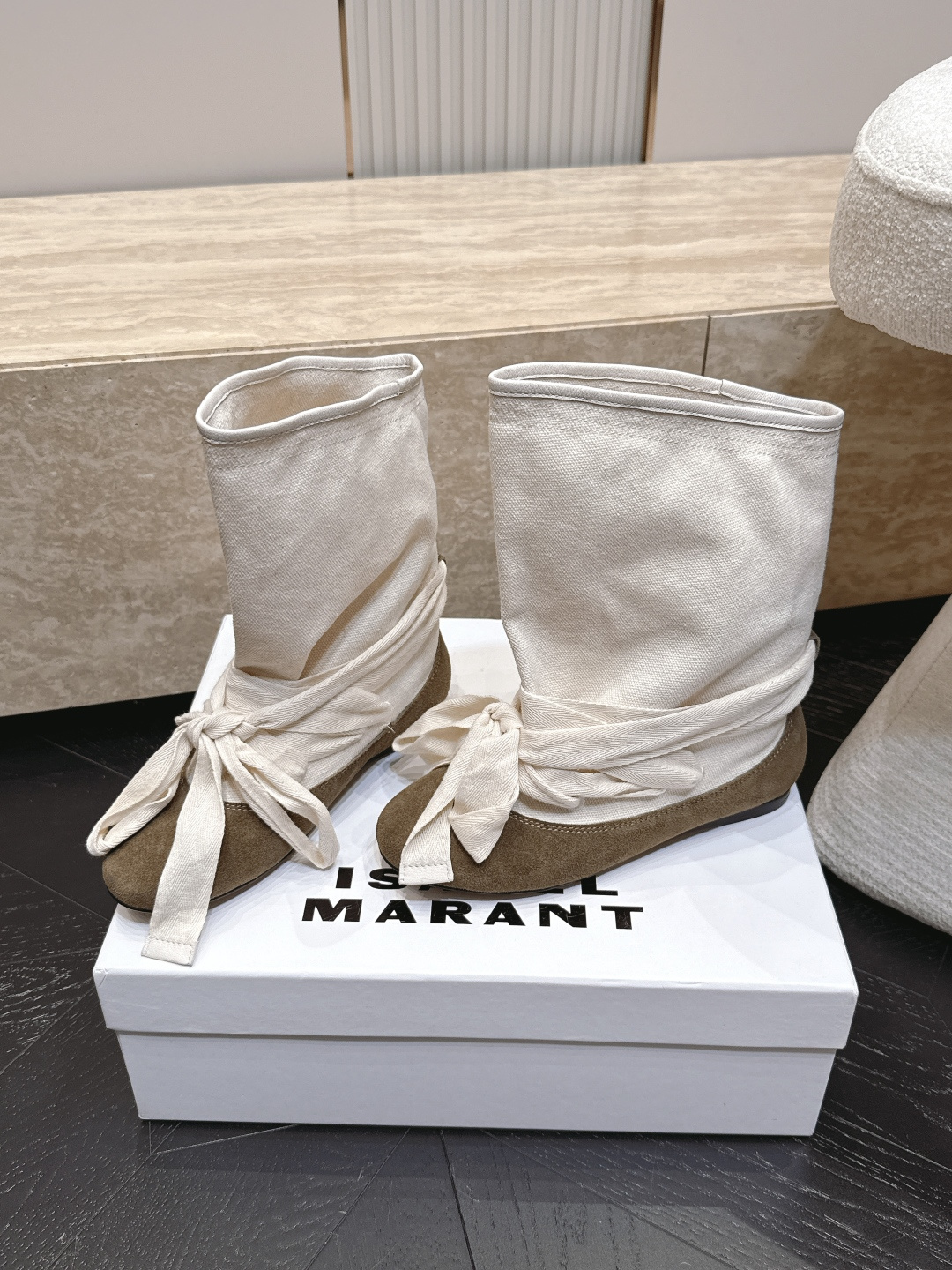 isabel marant/伊莎贝尔26vs早秋最新休闲靴子系列… 【圆头一脚蹬中靴堆堆靴】 玛兰混合过去与将来"交织出 isabel marant/伊莎贝尔26vs早秋最新休闲靴子系列… 【圆头一脚蹬中靴堆堆靴】 玛兰混合过去与将来"交织出