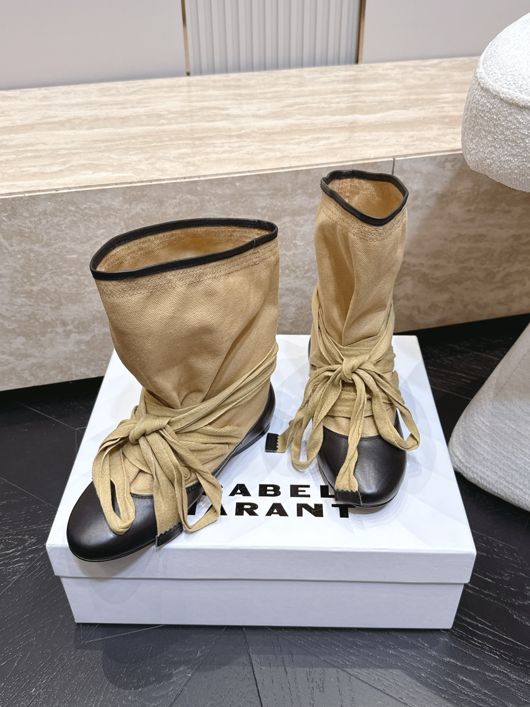 isabel marant/伊莎贝尔26vs早秋最新休闲靴子系列… 【圆头一脚蹬中靴堆堆靴】 玛兰混合过去与将来"交织出 isabel marant/伊莎贝尔26vs早秋最新休闲靴子系列… 【圆头一脚蹬中靴堆堆靴】 玛兰混合过去与将来"交织出