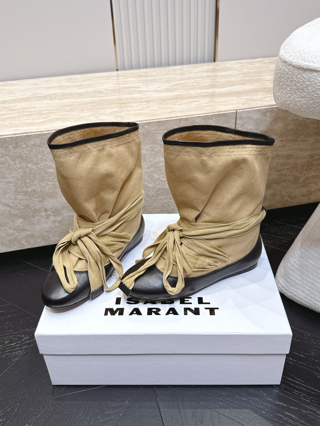 isabel marant/伊莎贝尔26vs早秋最新休闲靴子系列… 【圆头一脚蹬中靴堆堆靴】 玛兰混合过去与将来"交织出 isabel marant/伊莎贝尔26vs早秋最新休闲靴子系列… 【圆头一脚蹬中靴堆堆靴】 玛兰混合过去与将来"交织出
