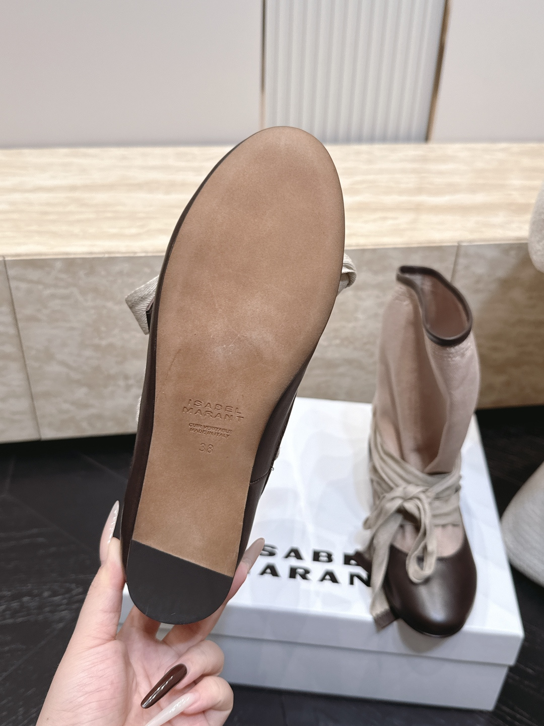 isabel marant/伊莎贝尔26vs早秋最新休闲靴子系列… 【圆头一脚蹬中靴堆堆靴】 玛兰混合过去与将来"交织出 isabel marant/伊莎贝尔26vs早秋最新休闲靴子系列… 【圆头一脚蹬中靴堆堆靴】 玛兰混合过去与将来"交织出