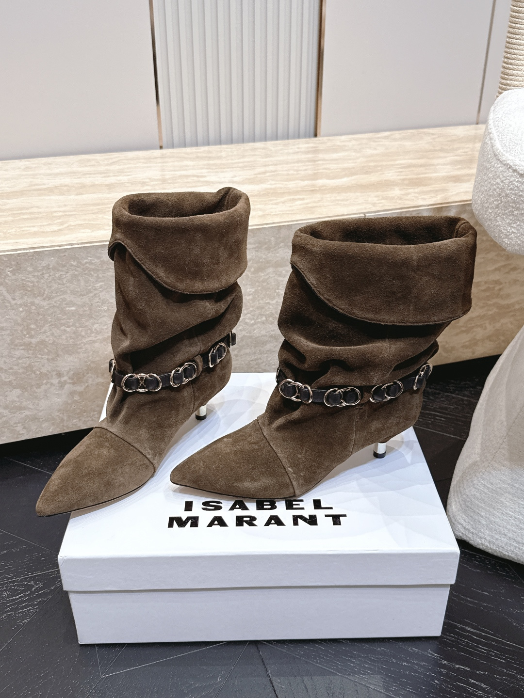 isabel marant/伊莎贝尔26vs早秋最新休闲靴子系列… 【尖头堆皱一脚蹬中靴】 玛兰混合过去与将来"交织出非