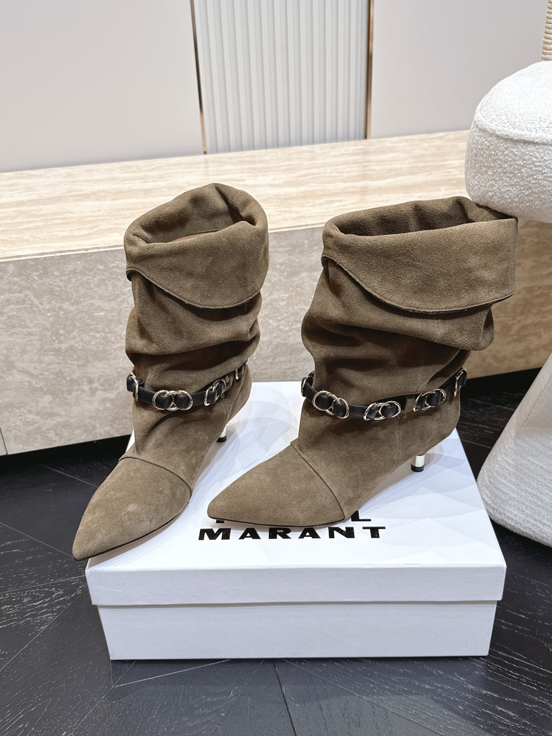 isabel marant/伊莎贝尔26vs早秋最新休闲靴子系列… 【尖头堆皱一脚蹬中靴】 玛兰混合过去与将来"交织出非