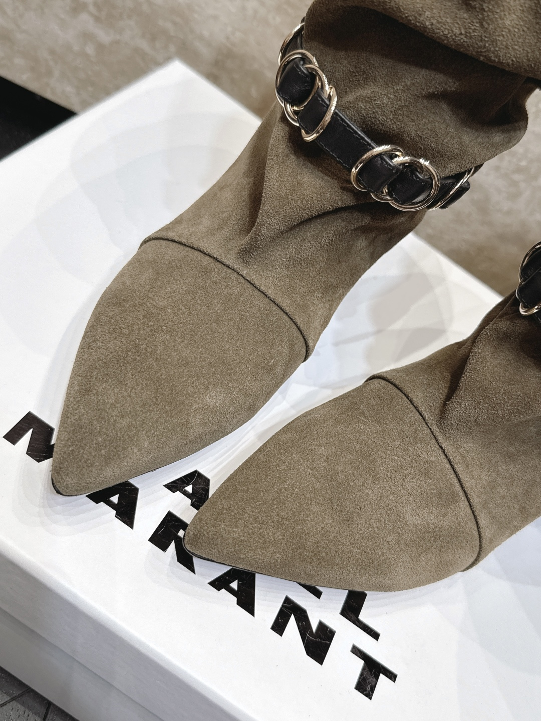 isabel marant/伊莎贝尔26vs早秋最新休闲靴子系列… 【尖头堆皱一脚蹬中靴】 玛兰混合过去与将来"交织出非
