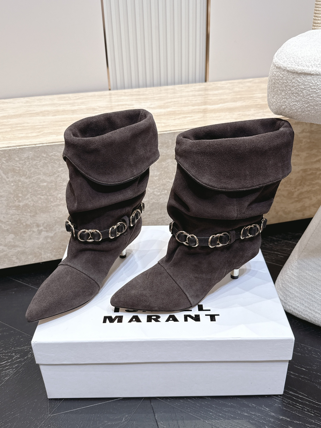 isabel marant/伊莎贝尔26vs早秋最新休闲靴子系列… 【尖头堆皱一脚蹬中靴】 玛兰混合过去与将来"交织出非
