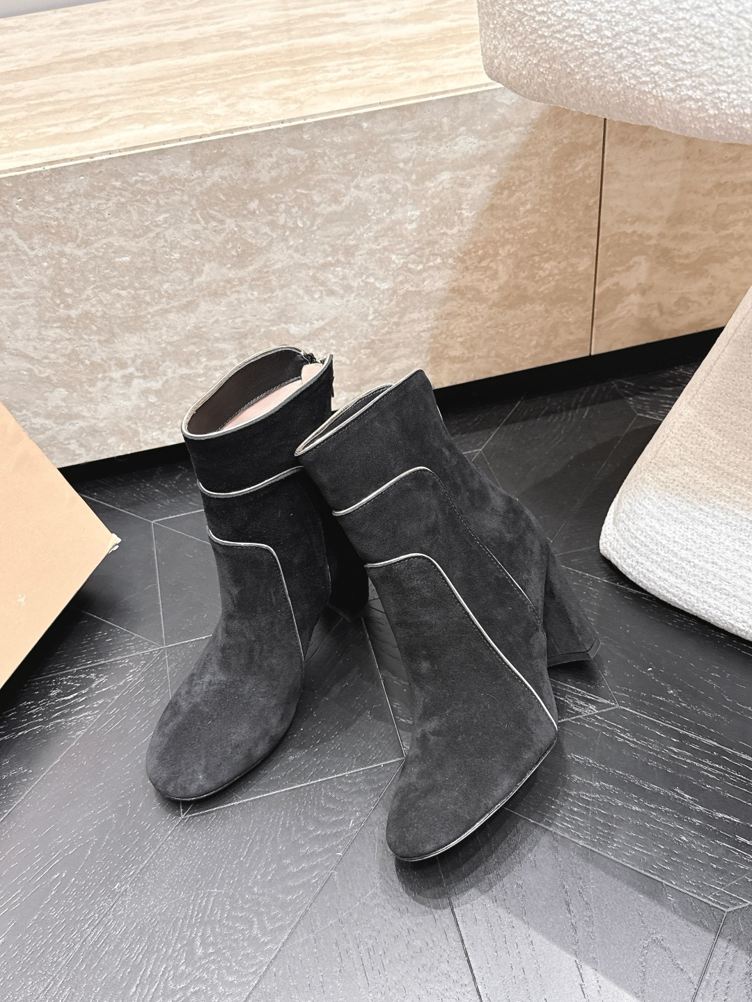粗跟款 短靴 Gianvito Rossi 纪梵希 2026vs早秋最新走秀爆款靴子系列……粗跟短靴 今年最值得 粗跟款 短靴 Gianvito Rossi 纪梵希 2026vs早秋最新走秀爆款靴子系列……粗跟短靴 今年最值得