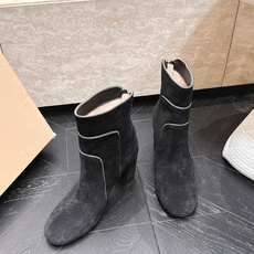 粗跟款 短靴 Gianvito Rossi 纪梵希 2026vs早秋最新走秀爆款靴子系列……粗跟短靴 今年最值得 粗跟款 短靴 Gianvito Rossi 纪梵希 2026vs早秋最新走秀爆款靴子系列……粗跟短靴 今年最值得