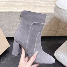 粗跟款 短靴 Gianvito Rossi 纪梵希 2026vs早秋最新走秀爆款靴子系列……粗跟短靴 今年最值 粗跟款 短靴 Gianvito Rossi 纪梵希 2026vs早秋最新走秀爆款靴子系列……粗跟短靴 今年最值