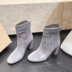 粗跟款 短靴 Gianvito Rossi 纪梵希 2026vs早秋最新走秀爆款靴子系列……粗跟短靴 今年最值 粗跟款 短靴 Gianvito Rossi 纪梵希 2026vs早秋最新走秀爆款靴子系列……粗跟短靴 今年最值