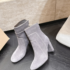 粗跟款 短靴 Gianvito Rossi 纪梵希 2026vs早秋最新走秀爆款靴子系列……粗跟短靴 今年最值 粗跟款 短靴 Gianvito Rossi 纪梵希 2026vs早秋最新走秀爆款靴子系列……粗跟短靴 今年最值