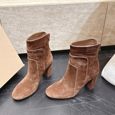 粗跟款 短靴 Gianvito Rossi 纪梵希 2026vs早秋最新走秀爆款靴子系列……粗跟短靴 今年最值 粗跟款 短靴 Gianvito Rossi 纪梵希 2026vs早秋最新走秀爆款靴子系列……粗跟短靴 今年最值