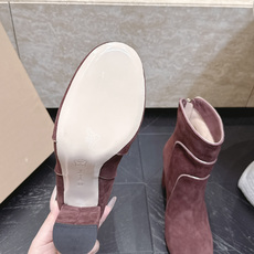粗跟款 短靴 Gianvito Rossi 纪梵希 2026vs早秋最新走秀爆款靴子系列……粗跟短靴 今年最值得 粗跟款 短靴 Gianvito Rossi 纪梵希 2026vs早秋最新走秀爆款靴子系列……粗跟短靴 今年最值得