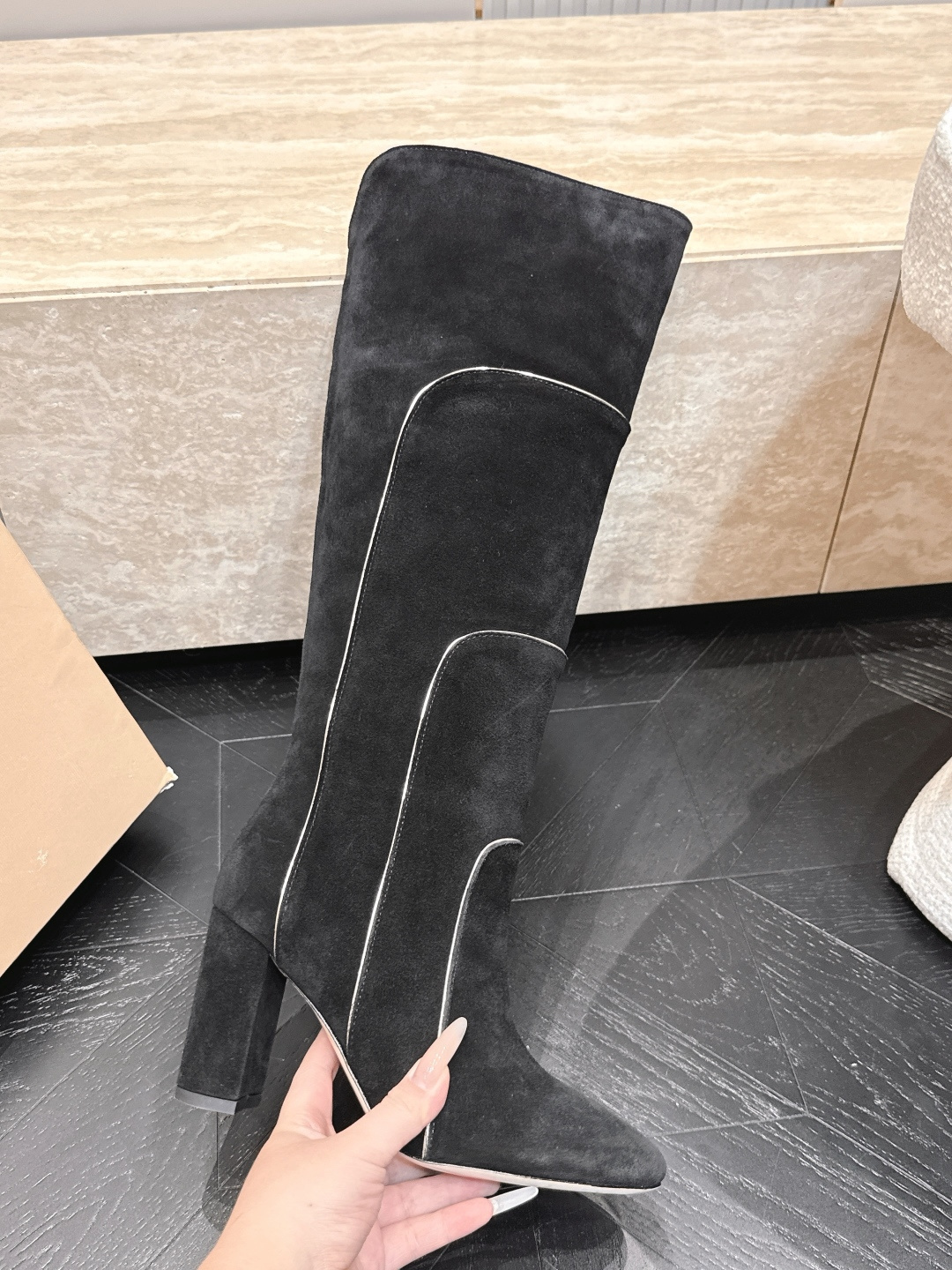 粗跟款高靴 Gianvito Rossi2026vs早秋最新走秀爆款靴子系列……圆头一脚蹬长靴高筒靴 顶级版本G 粗跟款高靴 Gianvito Rossi2026vs早秋最新走秀爆款靴子系列……圆头一脚蹬长靴高筒靴 顶级版本G