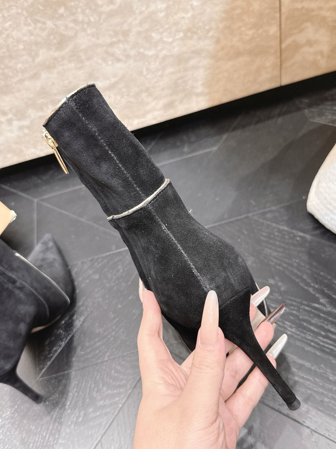 细跟款 短靴     Gianvito Rossi 纪梵希 2026vs早秋最新走秀爆款靴子系列……细高跟短靴 今年最值