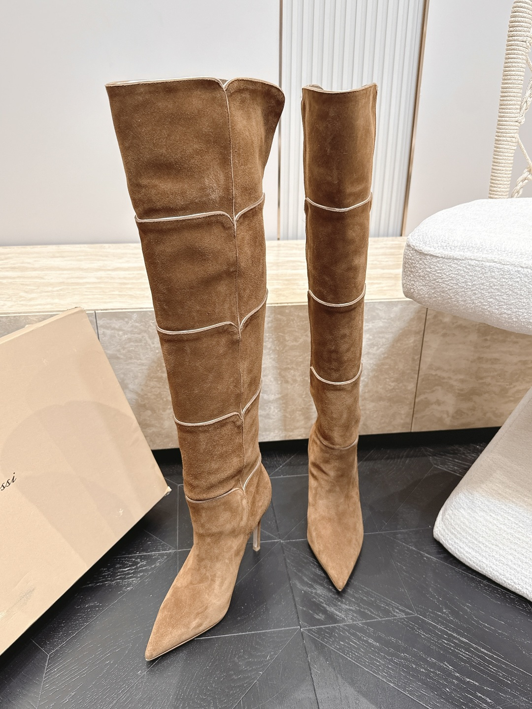 细跟款高靴 Gianvito Rossi2026vs早秋最新走秀爆款靴子系列……尖头一脚蹬长靴高筒靴 顶级版本G 细跟款高靴 Gianvito Rossi2026vs早秋最新走秀爆款靴子系列……尖头一脚蹬长靴高筒靴 顶级版本G