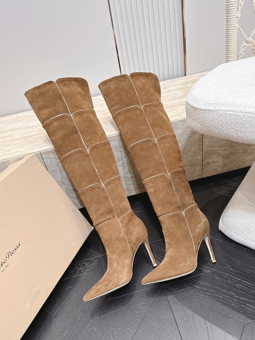 细跟款高靴 Gianvito Rossi2026vs早秋最新走秀爆款靴子系列……尖头一脚蹬长靴高筒靴 顶级版本G 细跟款高靴 Gianvito Rossi2026vs早秋最新走秀爆款靴子系列……尖头一脚蹬长靴高筒靴 顶级版本G