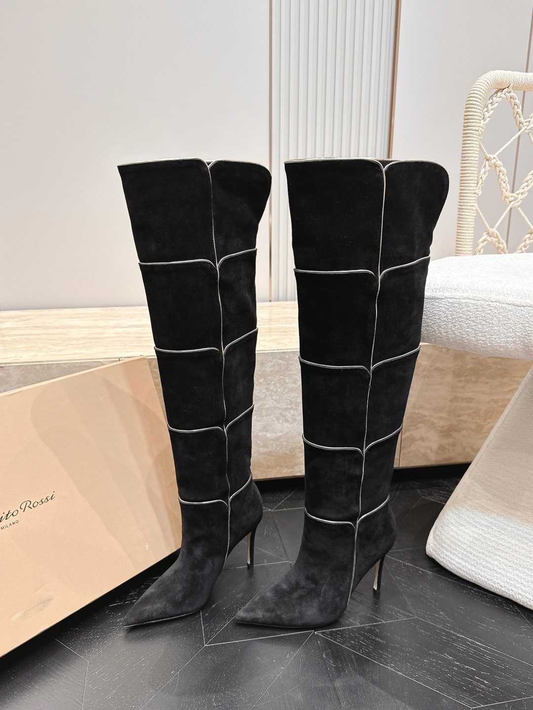 细跟款高靴     Gianvito Rossi2026vs早秋最新走秀爆款靴子系列……尖头一脚蹬长靴高筒靴 顶级版本G