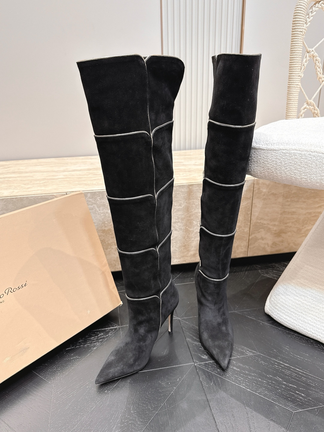 细跟款高靴 Gianvito Rossi2026vs早秋最新走秀爆款靴子系列……尖头一脚蹬长靴高筒靴 顶级版本G 细跟款高靴 Gianvito Rossi2026vs早秋最新走秀爆款靴子系列……尖头一脚蹬长靴高筒靴 顶级版本G