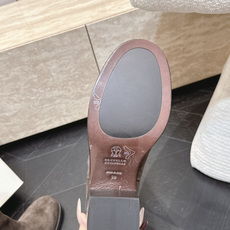 Brunello Cucinelli新款BC秋冬靴子系列 粗高跟马丁靴 BC是意大利知名品牌,极简主义风格,优雅复古又高 Brunello Cucinelli新款BC秋冬靴子系列 粗高跟马丁靴 BC是意大利知名品牌,极简主义风格,优雅复古又高