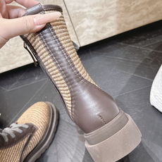 Brunello Cucinelli新款BC秋冬靴子系列 系带马丁靴 BC是意大利知名品牌,极简主义风格,优雅复古又高级 Brunello Cucinelli新款BC秋冬靴子系列 系带马丁靴 BC是意大利知名品牌,极简主义风格,优雅复古又高级
