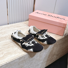 2026新色系 Acne Studios复古皮面芭蕾舞运动鞋(Acne Studios将运动鞋与当下热门的芭蕾舞鞋元素结 2026新色系 Acne Studios复古皮面芭蕾舞运动鞋(Acne Studios将运动鞋与当下热门的芭蕾舞鞋元素结