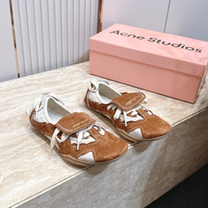2026新色系 Acne Studios复古皮面芭蕾舞运动鞋(Acne Studios将运动鞋与当下热门的芭蕾舞鞋元素结 2026新色系 Acne Studios复古皮面芭蕾舞运动鞋(Acne Studios将运动鞋与当下热门的芭蕾舞鞋元素结