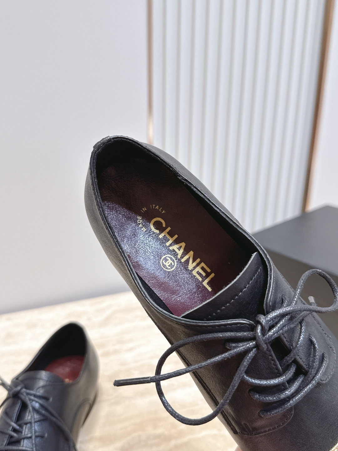 顶版 Chanel 香奈儿 26秋冬方头系带 单鞋 玛丽珍鞋 法式复古,方头设计自带复古氛围感,鞋头经典双色拼接的张扬 顶版 Chanel 香奈儿 26秋冬方头系带 单鞋 玛丽珍鞋 法式复古,方头设计自带复古氛围感,鞋头经典双色拼接的张扬