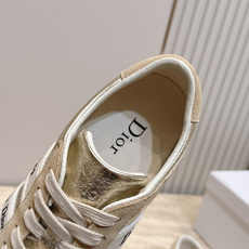 顶版 新色系!! Dior 迪奥 2026 最新款休闲德训鞋 年度最美德训鞋 工艺极致,同步专柜上新.鞋子的每一个细节都 顶版 新色系!! Dior 迪奥 2026 最新款休闲德训鞋 年度最美德训鞋 工艺极致,同步专柜上新.鞋子的每一个细节都