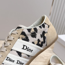 顶版 新色系!! Dior 迪奥 2026 最新款休闲德训鞋 年度最美德训鞋 工艺极致,同步专柜上新.鞋子的每一个细节都 顶版 新色系!! Dior 迪奥 2026 最新款休闲德训鞋 年度最美德训鞋 工艺极致,同步专柜上新.鞋子的每一个细节都